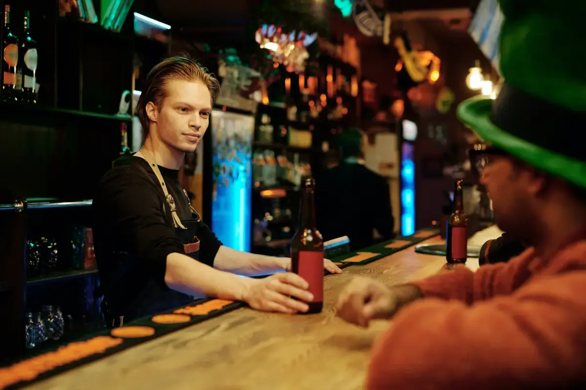 What is an expert Bar Staff?