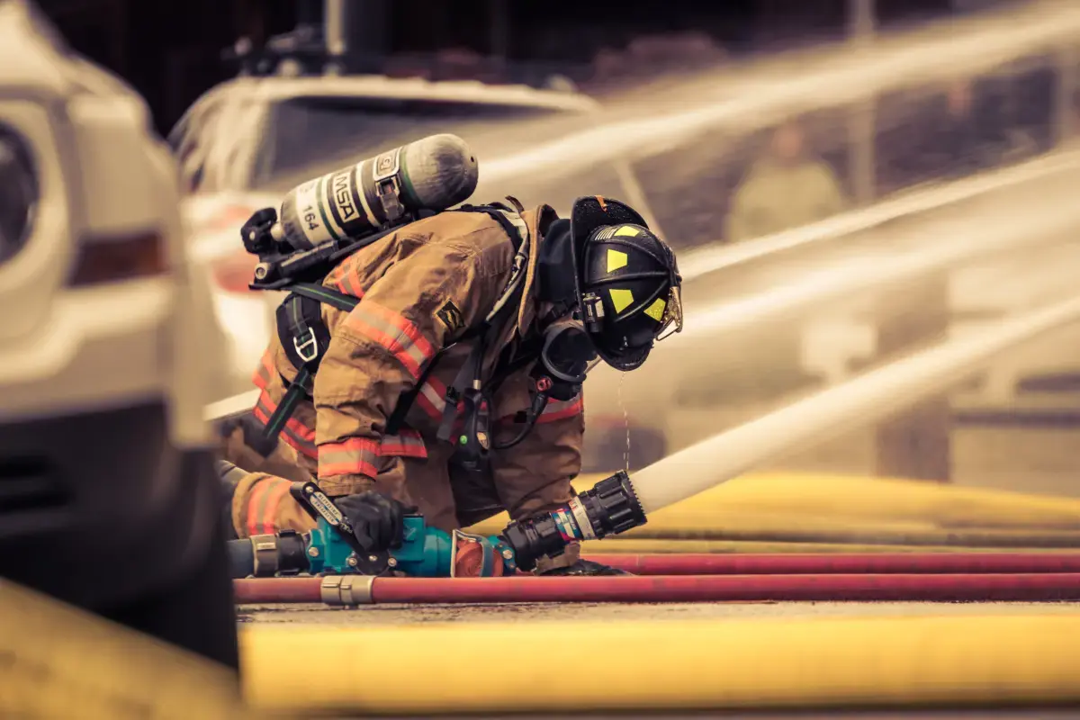 What is an expert Fire Fighter?