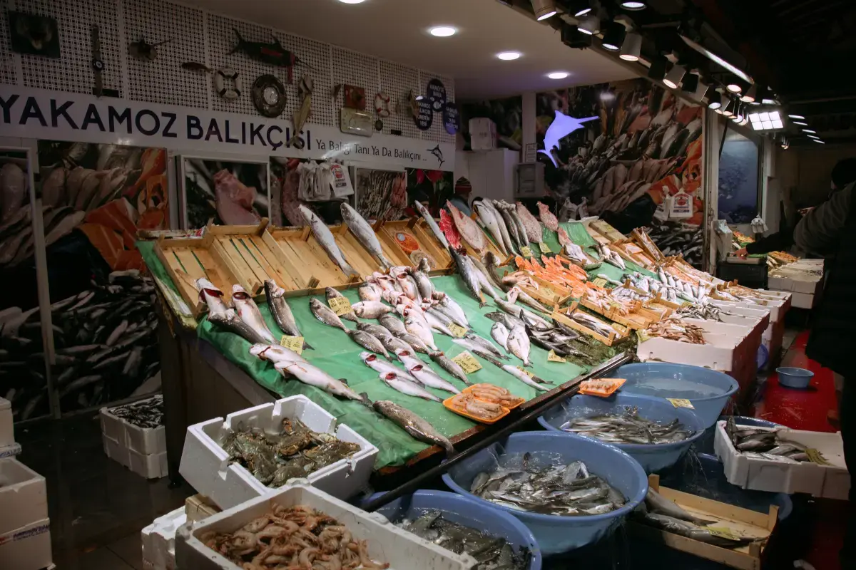 Working Conditions of a Fishmonger?