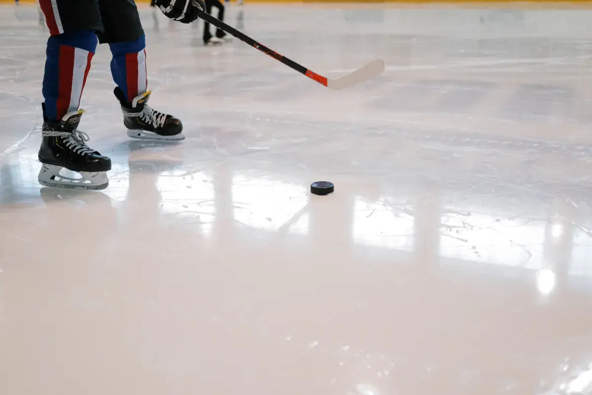 What is an expert Ice Hockey Coach?