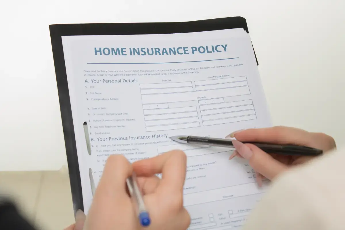 What is a Insurance Broker?