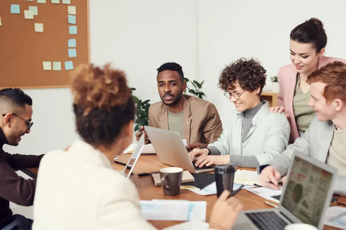 Navigating Office Politics: The Dos and Don'ts & Taking the High Road Image3
