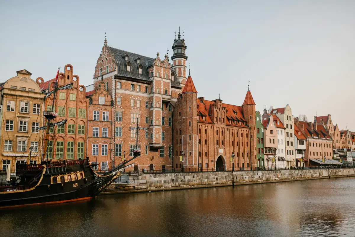Poland 2025 Job Market Report Image4