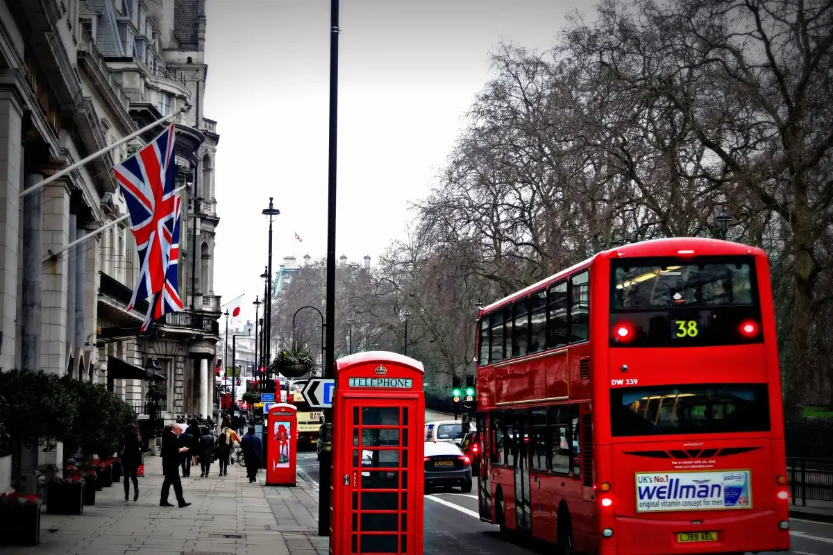 Embracing the Spirit of Giving: Volunteering in the UK Image1