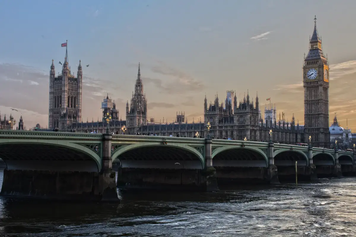 Embracing the Spirit of Giving: Volunteering in the UK Image2